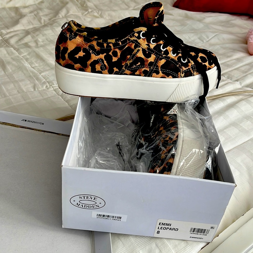 Steve Madden sneakers